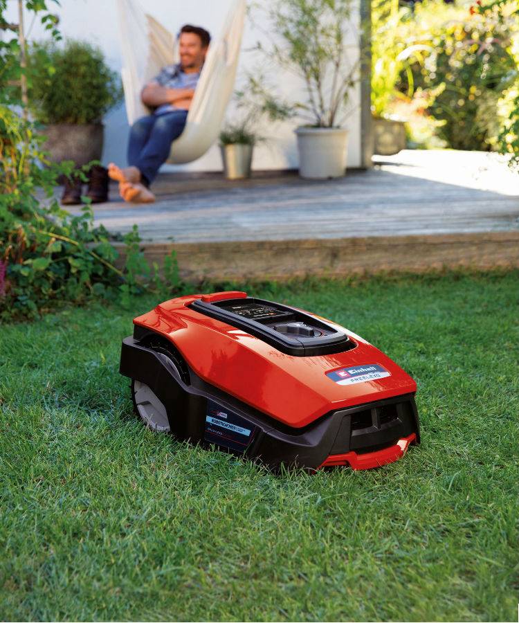 A robot lawn mower